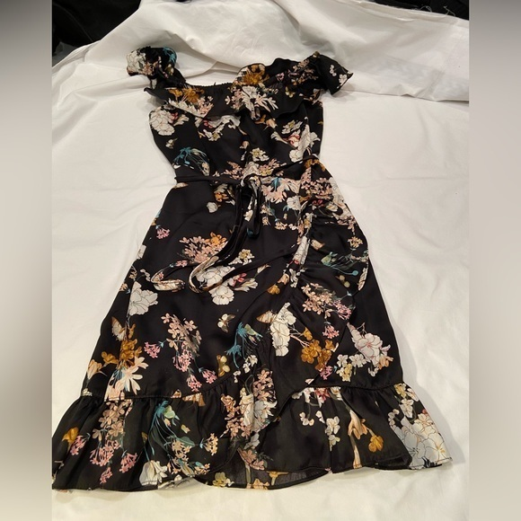 Misguided wrap dress‎ w/ruffles - Picture 1 of 10